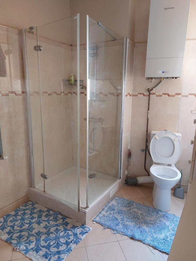 3 Pieces 64 M2 Dans 16, 2 Minutes Du Metro Michel Ange Auteuil, 6 Personnes Appartement